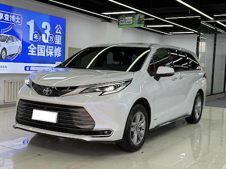 Toyota Sienna 2.5L Hybrid 4WD Premium Edition 2024 года выпуска