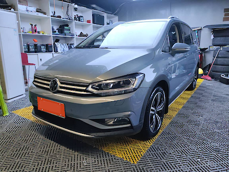 Volkswagen Touran L280TS IDSG Cross Edition 6-местный, 2021 год выпуска