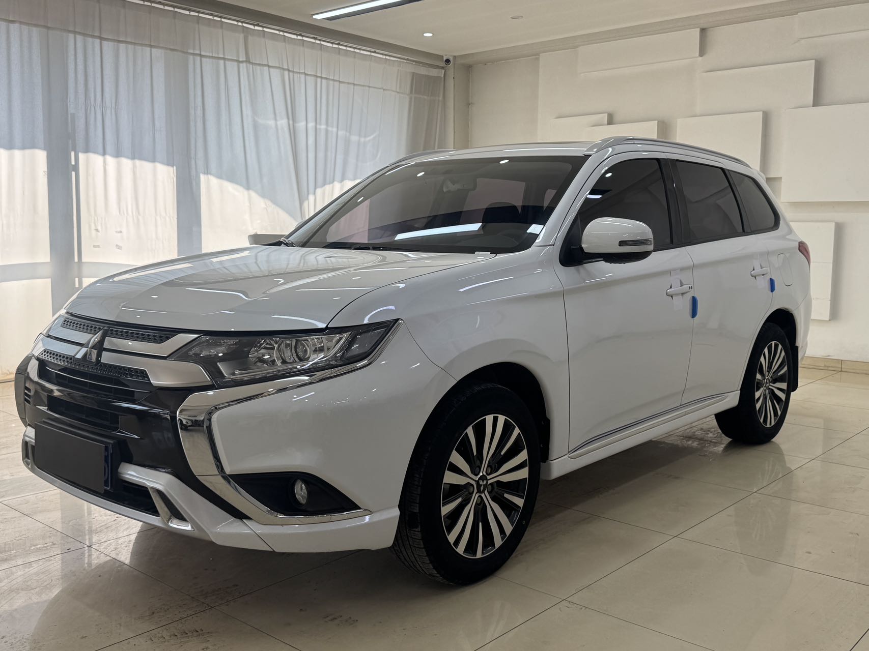 Mitsubishi Outlander 2021 2.0L 2WD Changxiang Edition (5 мест) 042735