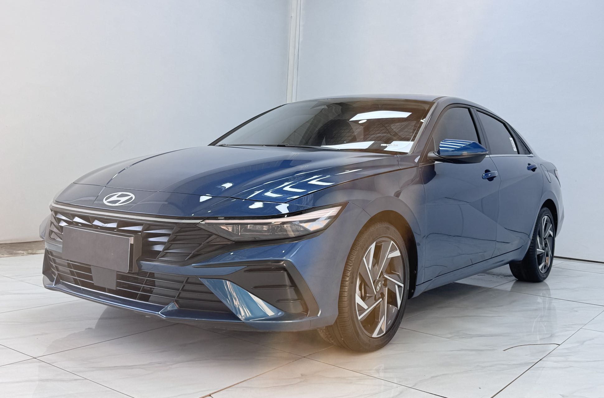 Hyundai Elantra 2023 1.5L CVT LUX Premium 324175