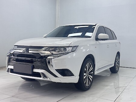 Mitsubishi Outlander, 2021 г.в. (Выпуск 2022), 2.0 CVT (166 л.с.), кроссовер 030101